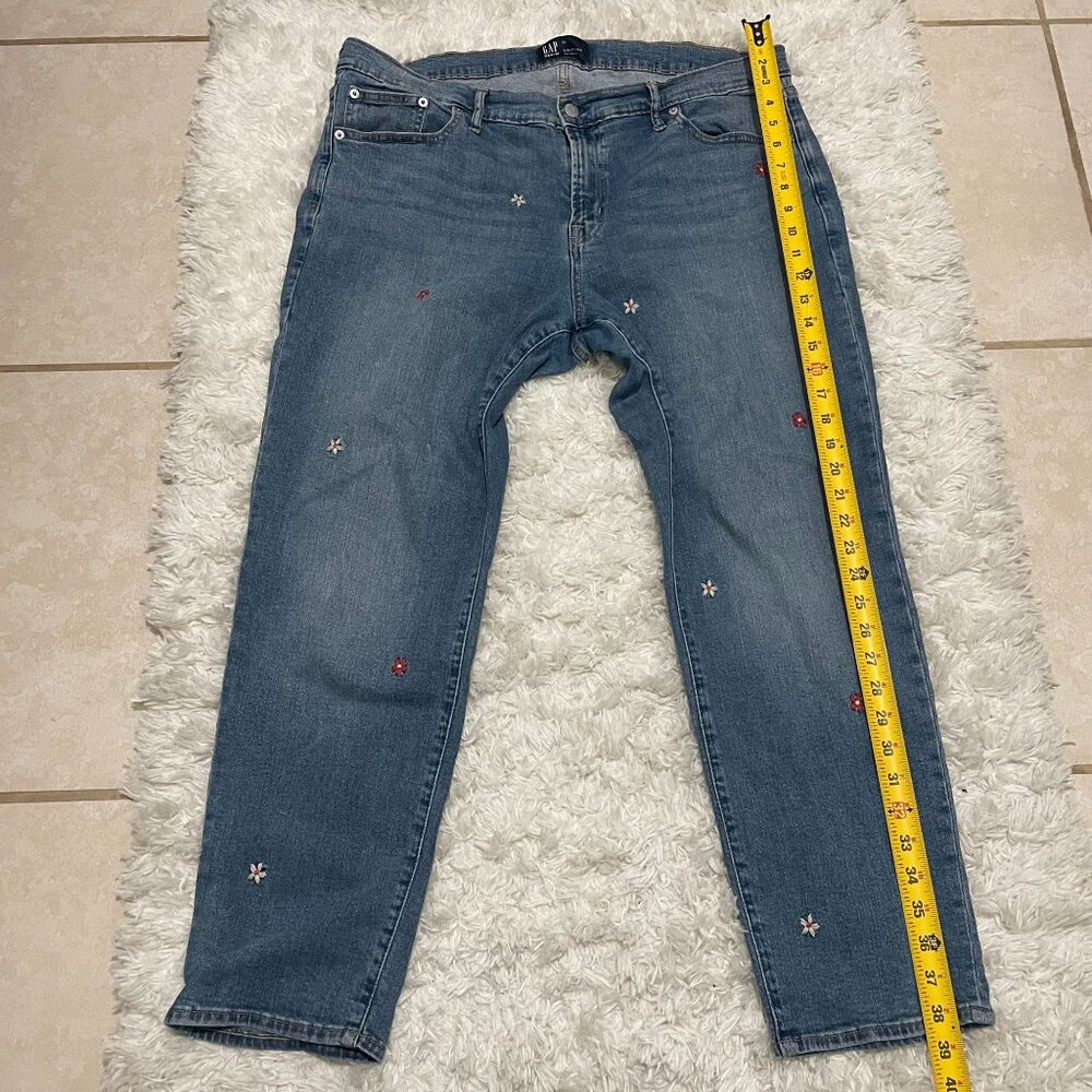 GAP Denim Size 33 Girlfriend Women Embroidered Flower Jeans - Picture 5 of 8
